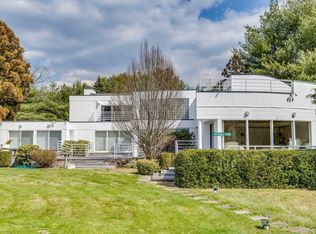 20 Red Ground Rd, Old Westbury, NY 11568