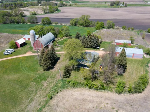 12945 Lenzen Dr, Chaska, MN 55318