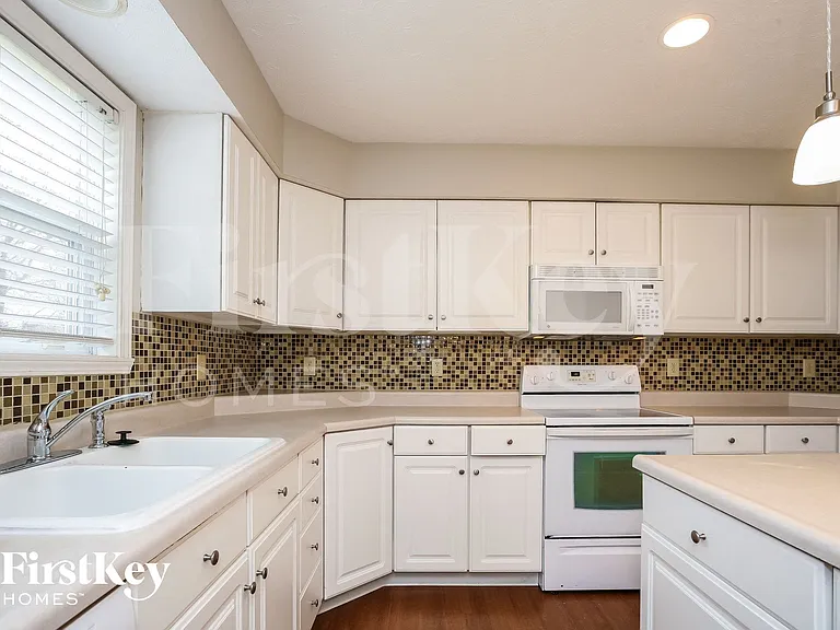 10794 Brixton Ln — Photo 7