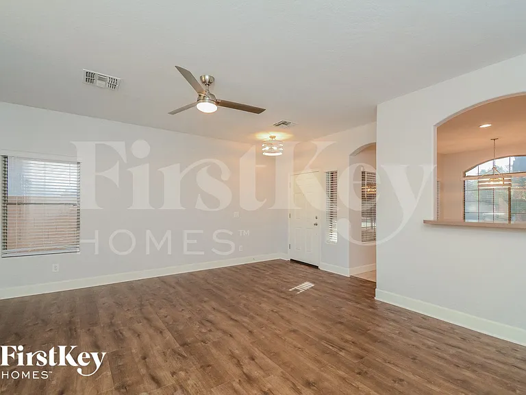 13030 W Windrose Dr — Photo 4