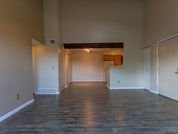 Open kitchen/dining/living room floorplan