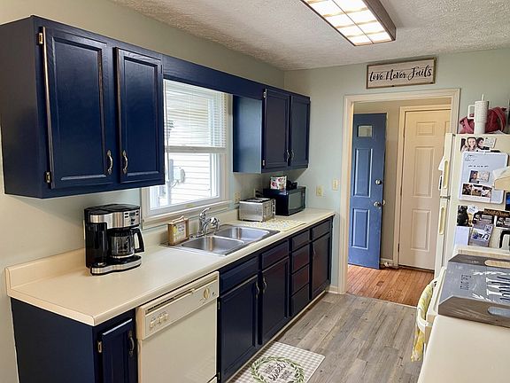 5th image of 20851 Deer Run Dr #A