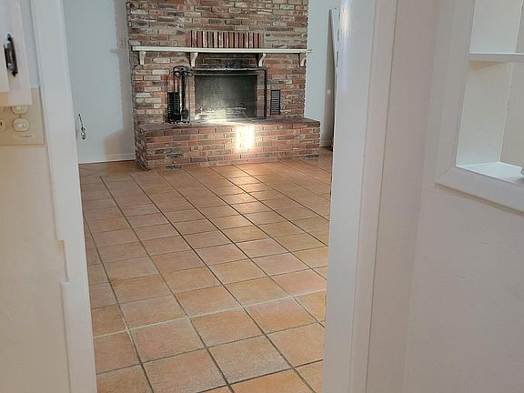3rd image of 2050 Avalon Dr