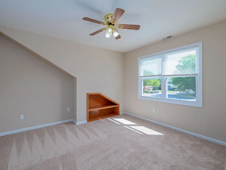 1789 Moonstone Dr — Photo 33