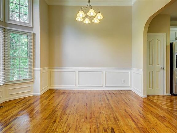 5th image of 794 Georgian Point Dr