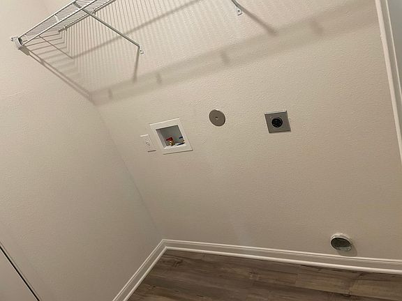 5th image of 2035 Belmont Dr