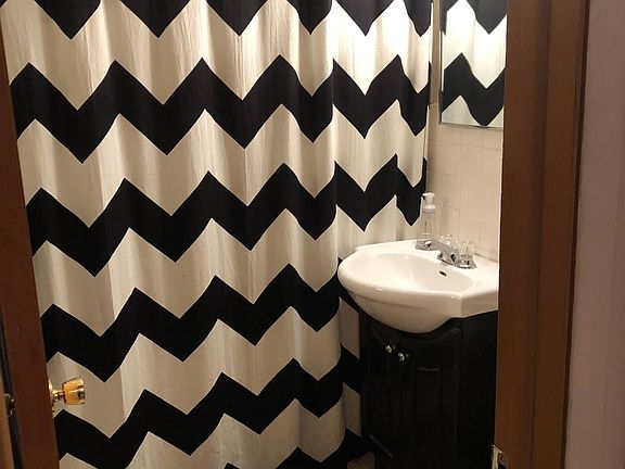 4th image of 3512 S 82nd St APT 4