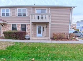 361 Ashwood Ct, Vernon Hills, IL 60061