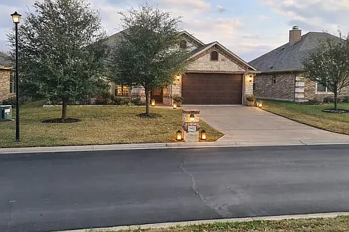 9804 Houston Dr Photo 1