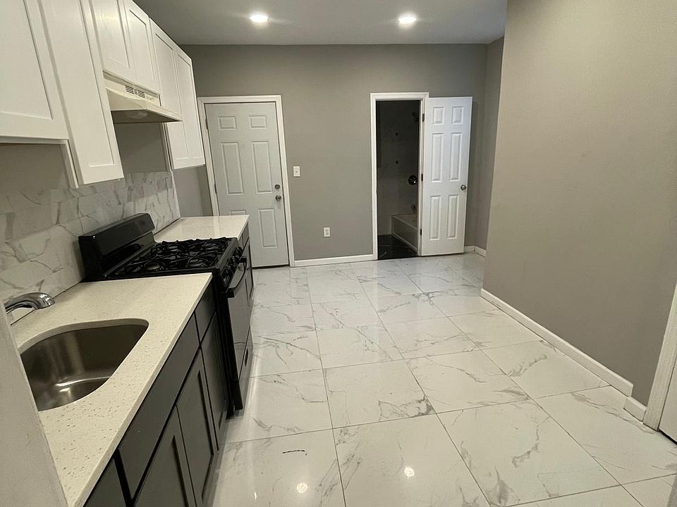 1st image of 729 S 15th St Floor 3