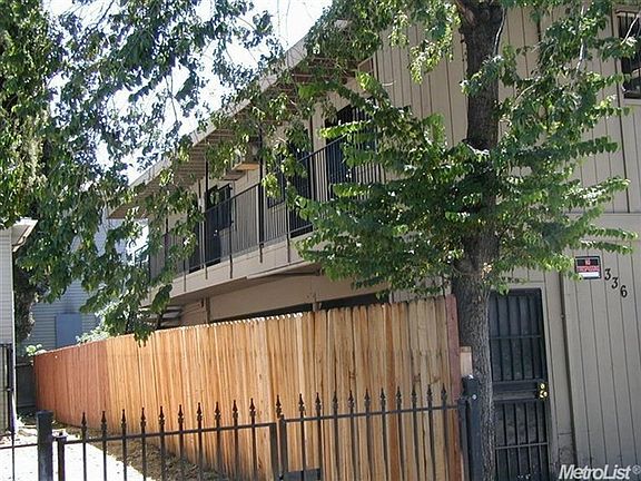 5th image of 336 E Poplar St