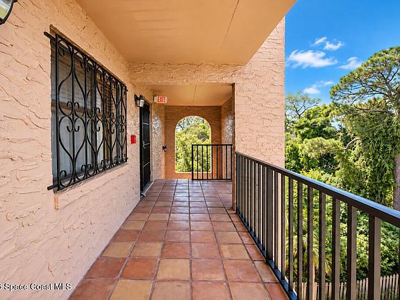 3rd image of 1540 Riverside Dr #14-502