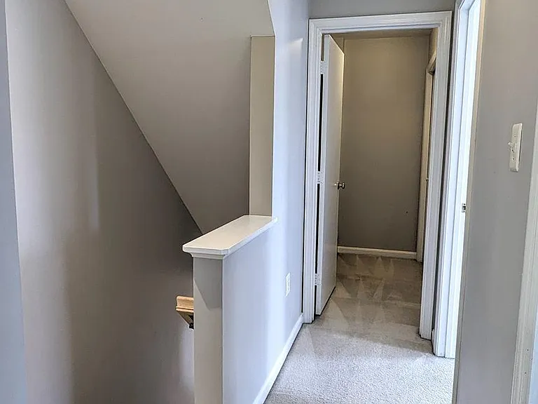 1009 Robin Hill Ter — Photo 7