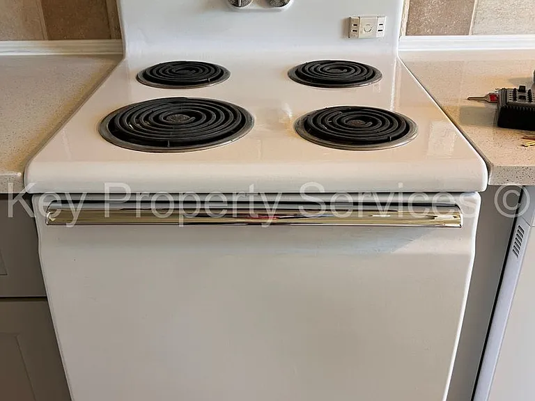 208 Buckeye St #B — Photo 6