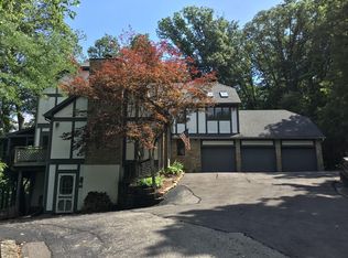 938 Locust Ln, Cincinnati, OH 45245