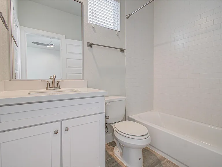 2818 Grand Fountains Dr #B — Photo 28