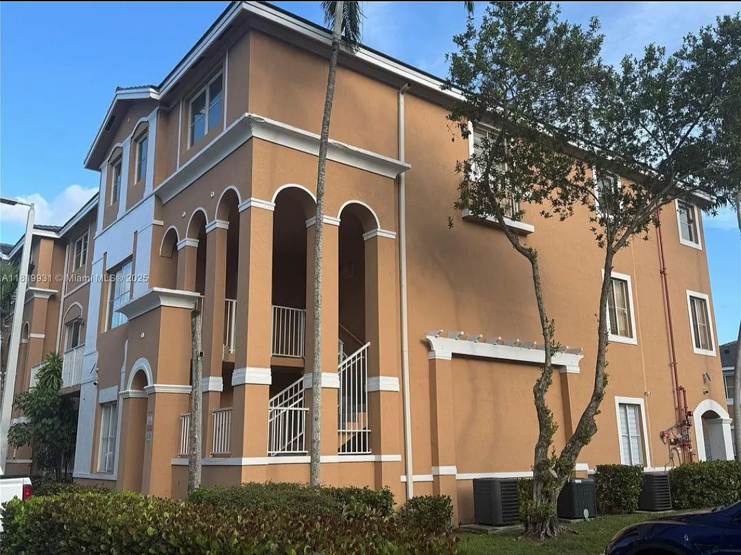 Building Photo - 17710 NW 73rd Ave