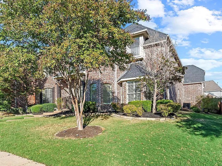 4542 Carraway Dr — Photo 3