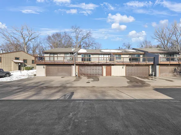 328 River Woods Ln, Burnsville, MN 55337