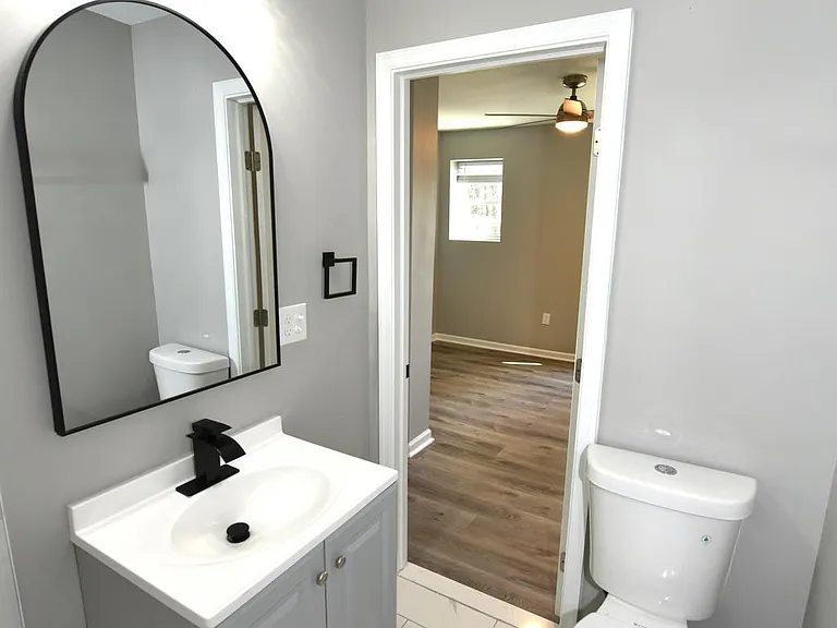 2225 W Baltimore St — Photo 24