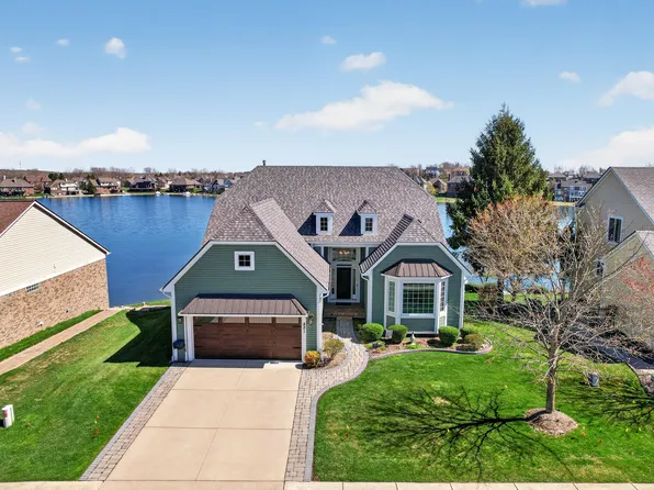 821 Cross Cir, Oxford, MI 48371