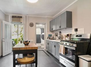 121 3rd Pl APT 1, Brooklyn, NY 11231