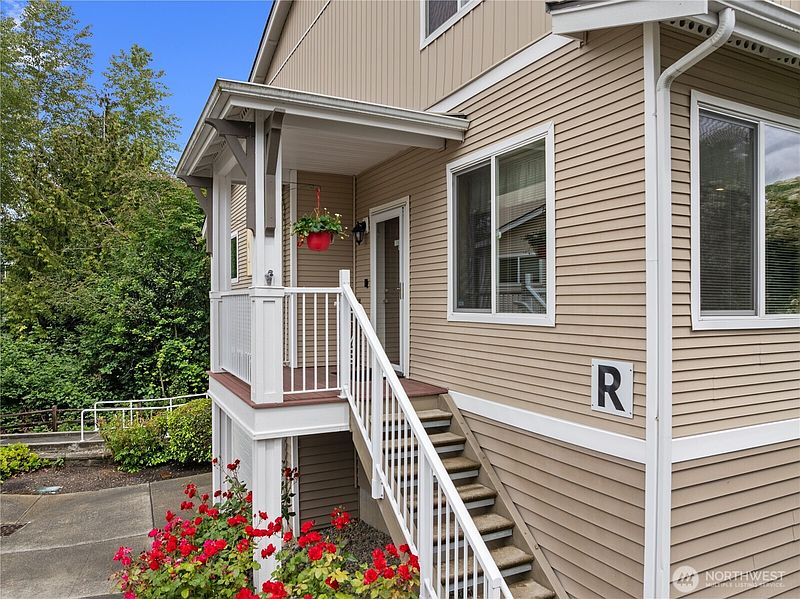 4th image of 14915 38th Drive SE #R1140