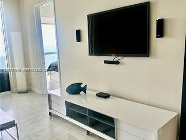 18201 Collins Ave #4508 — Photo 8