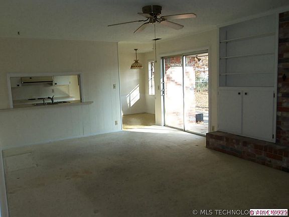 4th image of 1416 SE Lariat Dr