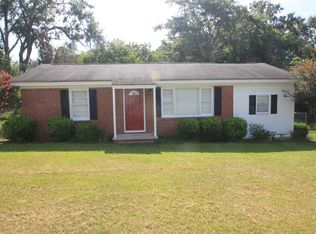 34 Orchard Rd, Hawkinsville, GA 31036