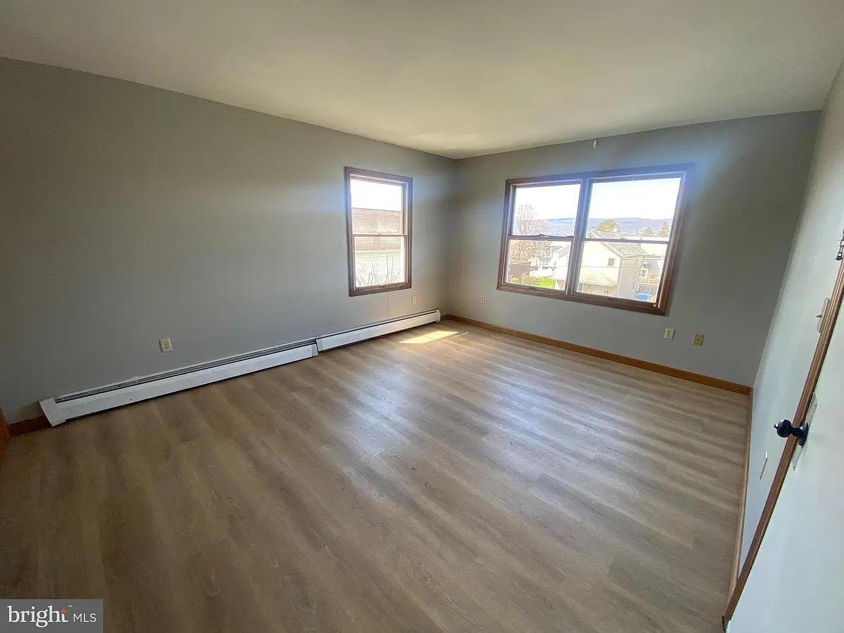 Building Photo - 113 Frank St #6