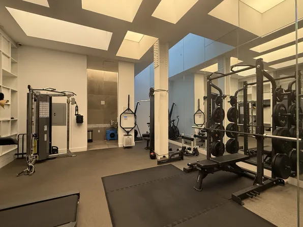 100 Norfolk Street image 13 of 14