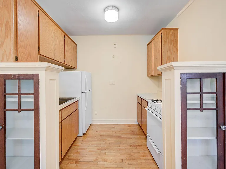 Cle-Mar Apartments — Photo 9