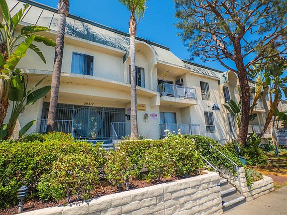 2nd image of 20317.1 Saticoy St #107
