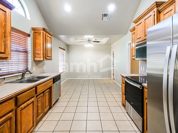 5th image of 628 E Elder Ln
