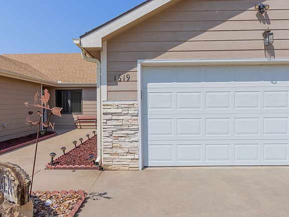 3rd image of 1619 Kaci Cir