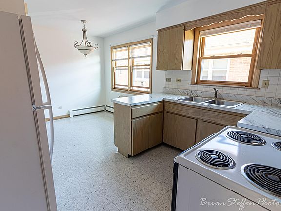 3rd image of 6931 N Rosemary Ln #2W