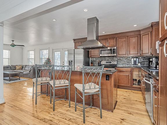5th image of 321 E Lorengo Ave