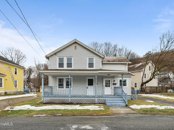 28 Goodrich St, North Adams, MA 01247
