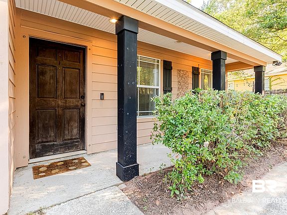 4th image of 5254 Greenwood Ln