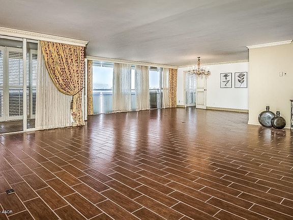 3rd image of 2028 S Austin St APT 901