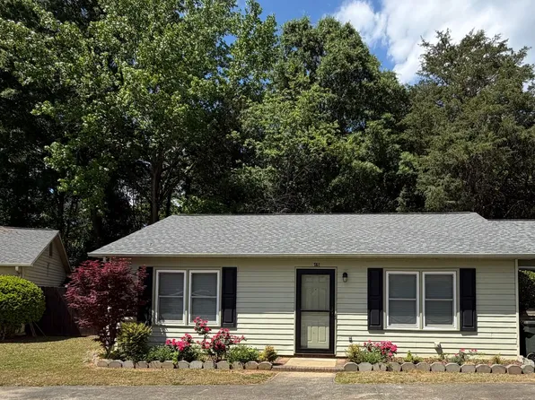 565 Cedarvilla Dr, Rock Hill, SC 29730