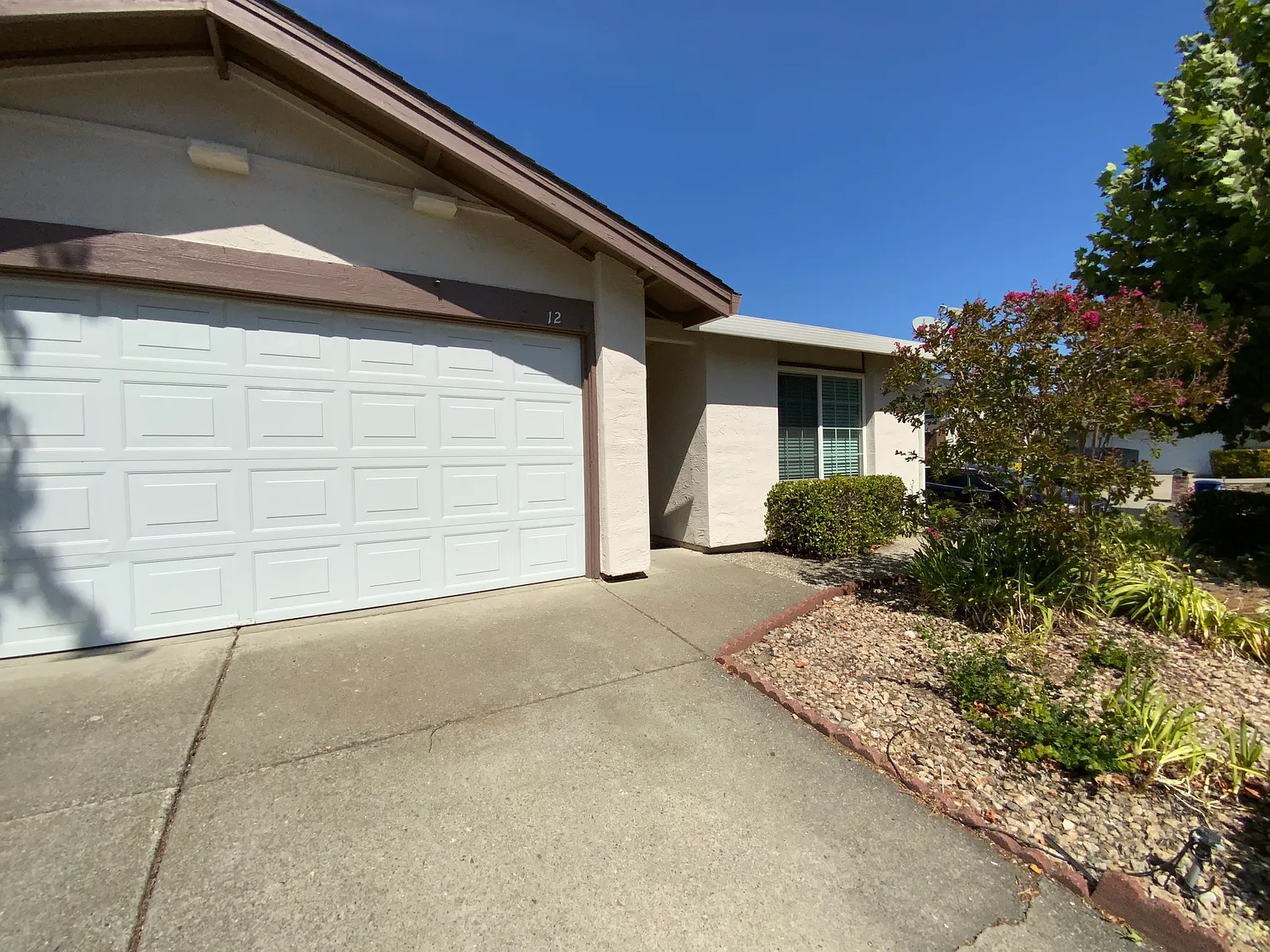 12 Pamplona Ct — Photo 3