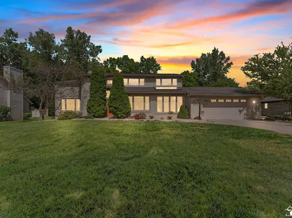 7896 Siding Ct, Grosse Ile, MI 48138