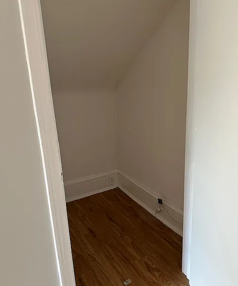 525 W Green St #4 — Photo 6