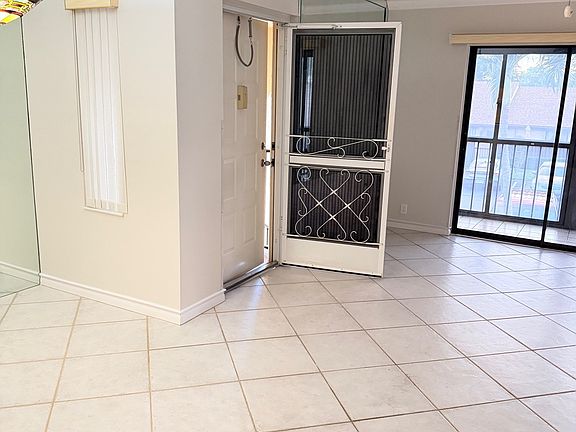 4th image of 802 Sky Pine Way APT A2