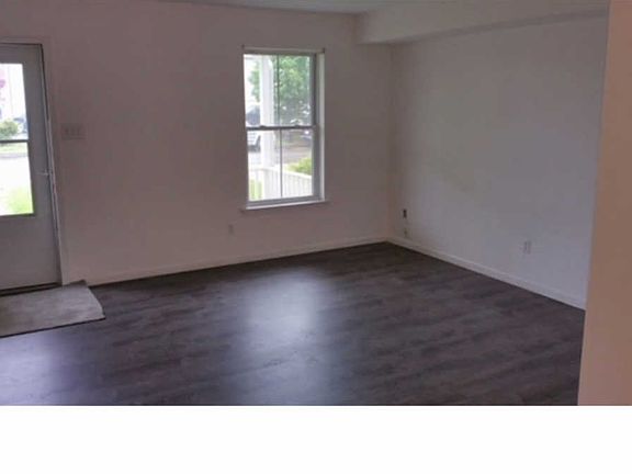 4th image of 530 Las Rosas Dr