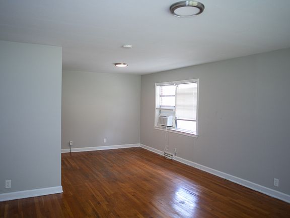 3rd image of 105 Morgan Dr APT B