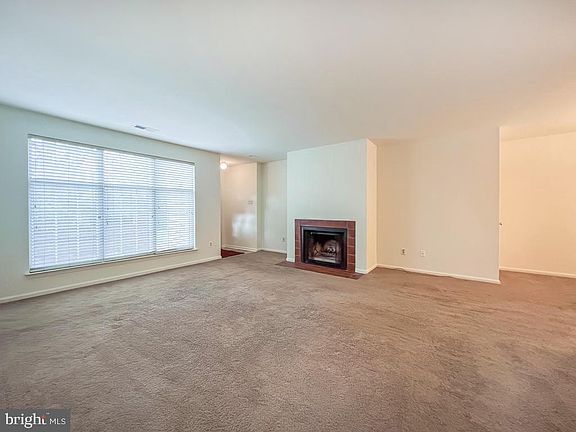 4th image of 654A Woodford Ln