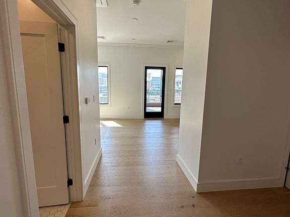4th image of 50 Leo M Birmingham Pkwy #507AF